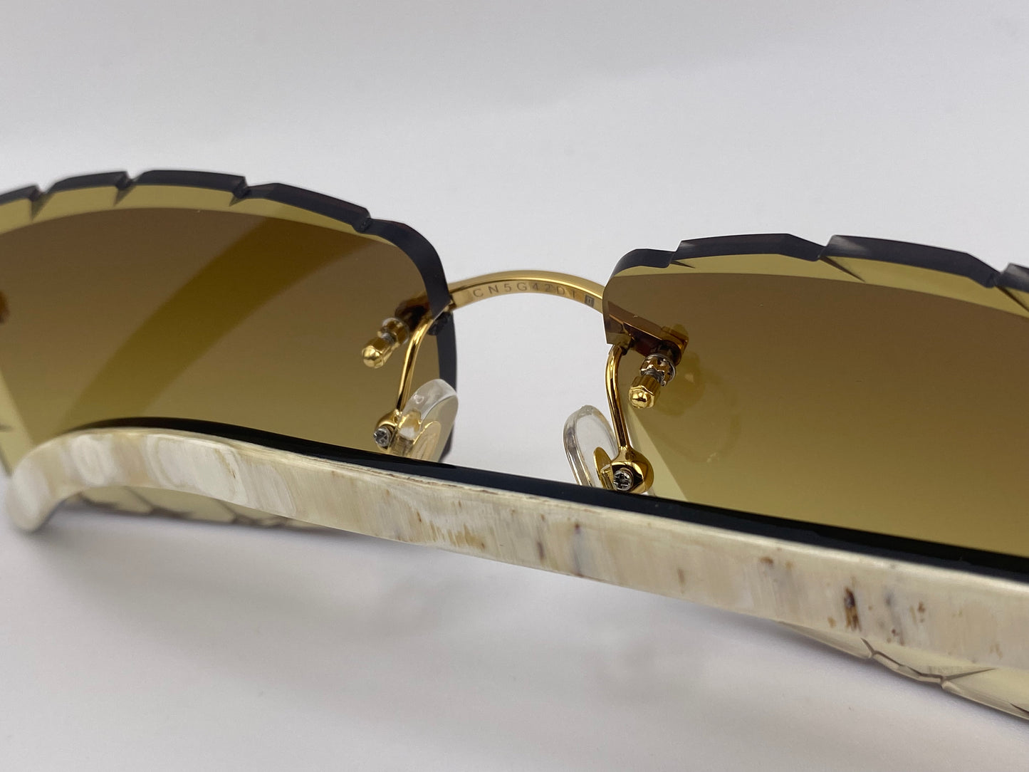 White Buffs - Diamond Cut Brown Lens
